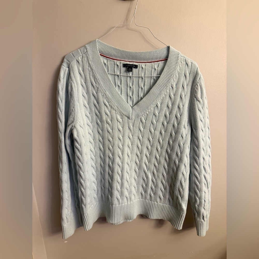 Tommy Hilfiger Cable-Knit V-Neck Sweater – XL